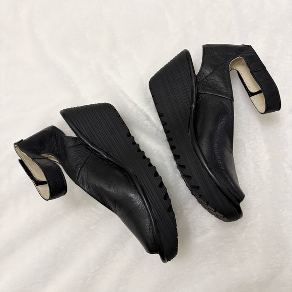 FLY London Black Leather Yaya Peep Toe Wedge Sandal Women's Size 37 - Picture 4 of 9